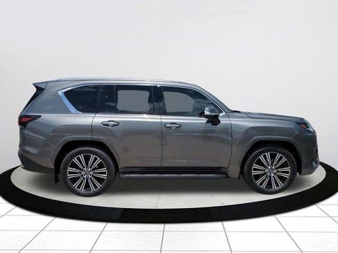 New 2026 Lexus LX 700h Luxury image 3
