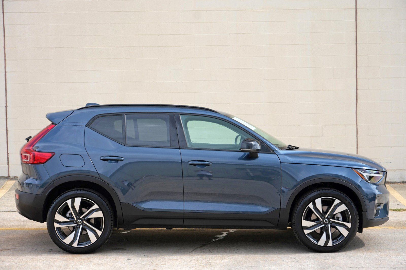 Used 2026 Volvo XC40 B5 Ultra w/ Climate Package AWD/4WD image 55