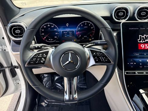 Used 2025 Mercedes-Benz GLC 300 image 13