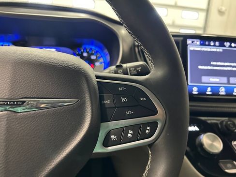 Used 2024 Chrysler Pacifica Touring-L w/ Road Tripper Package FWD image 21