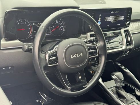 Used 2022 Kia Sorento S image 21