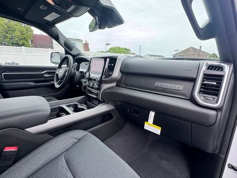 New 2026 RAM 1500 4x4 Crew Cab image 19