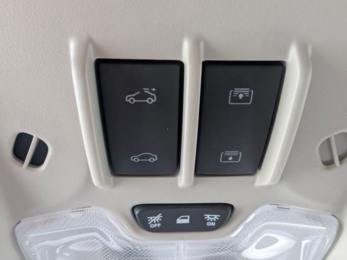 Certified 2023 Buick Encore GX Essence w/ Experience Buick Package image 18