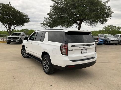 Used 2024 Chevrolet Suburban Z71 w/ Luxury Package AWD/4WD image 4