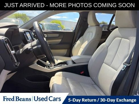 Used 2023 Volvo XC40 B5 Plus w/ Driver Assist Package AWD/4WD image 12