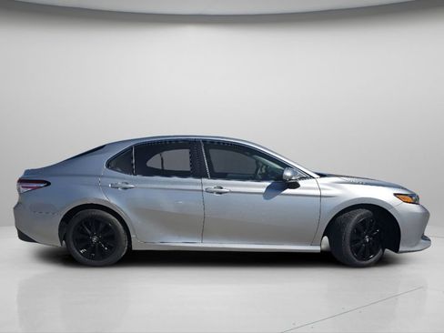 Used 2019 Toyota Camry LE image 24