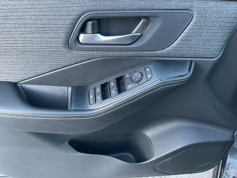 Used 2023 Nissan Rogue SV image 11