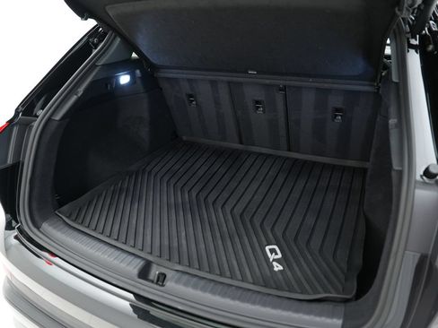 Used 2023 Audi Q4 e-tron Premium Plus w/ Premium Plus RWD image 31