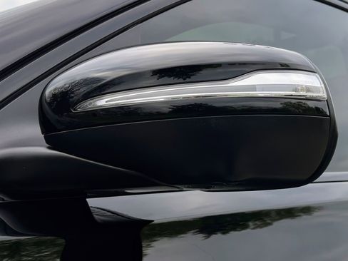 Used 2023 Mercedes-Benz GLS 450 4MATIC w/ AMG Line Exterior image 51