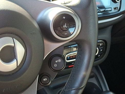 Used 2016 smart fortwo Proxy image 21