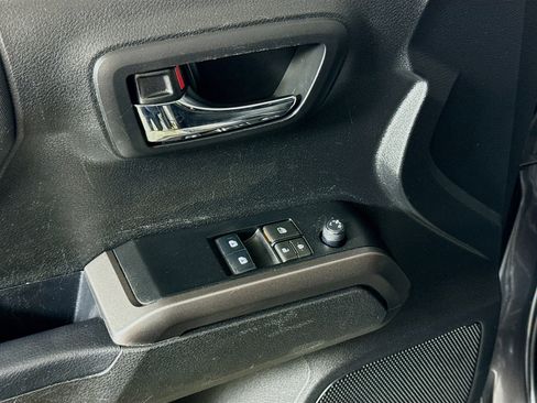 Certified 2022 Toyota Tacoma TRD Off-Road w/ TRD Premium Off Road Package image 19