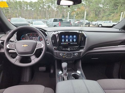 Certified 2023 Chevrolet Traverse LT image 11