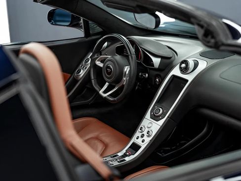 Used 2014 McLaren MP4-12C Spider RWD image 14