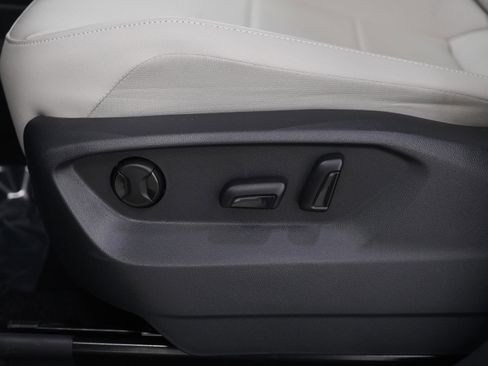 Used 2021 Volkswagen Tiguan S image 27