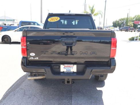 Used 2024 Toyota Tacoma SR5 w/ SR5 Upgrade Package AWD/4WD image 13