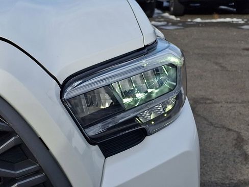 Used 2022 Toyota Tacoma TRD Sport image 35