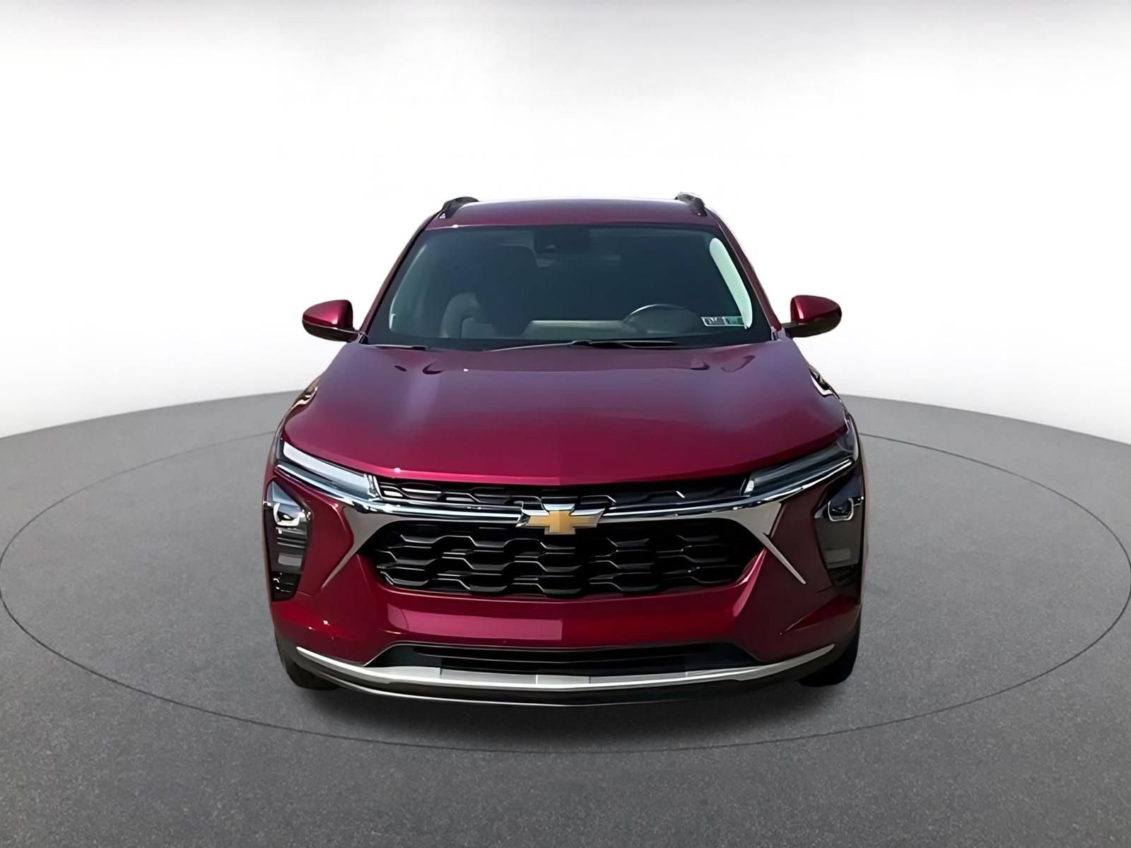 Used 2025 Chevrolet Trax LT w/ LT Convenience Package FWD image 4
