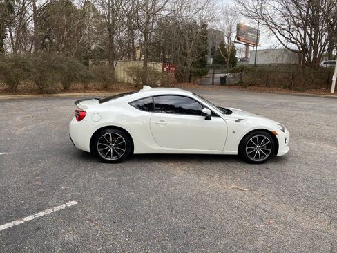 Used 2020 Toyota 86 image 4