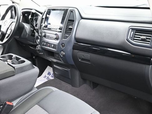 Used 2023 Nissan Titan SV image 31