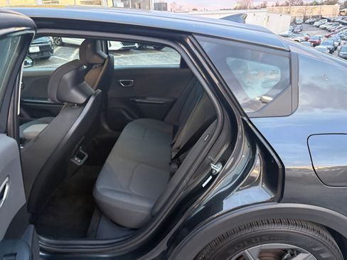 Used 2025 Kia K4 LXS image 24