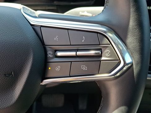 Used 2025 Chevrolet Equinox LT FWD image 16
