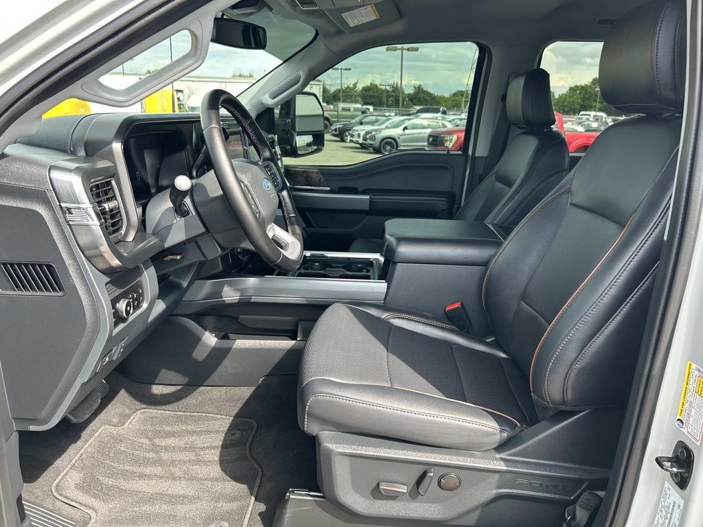 Used 2025 Ford F250 Lariat AWD/4WD image 30