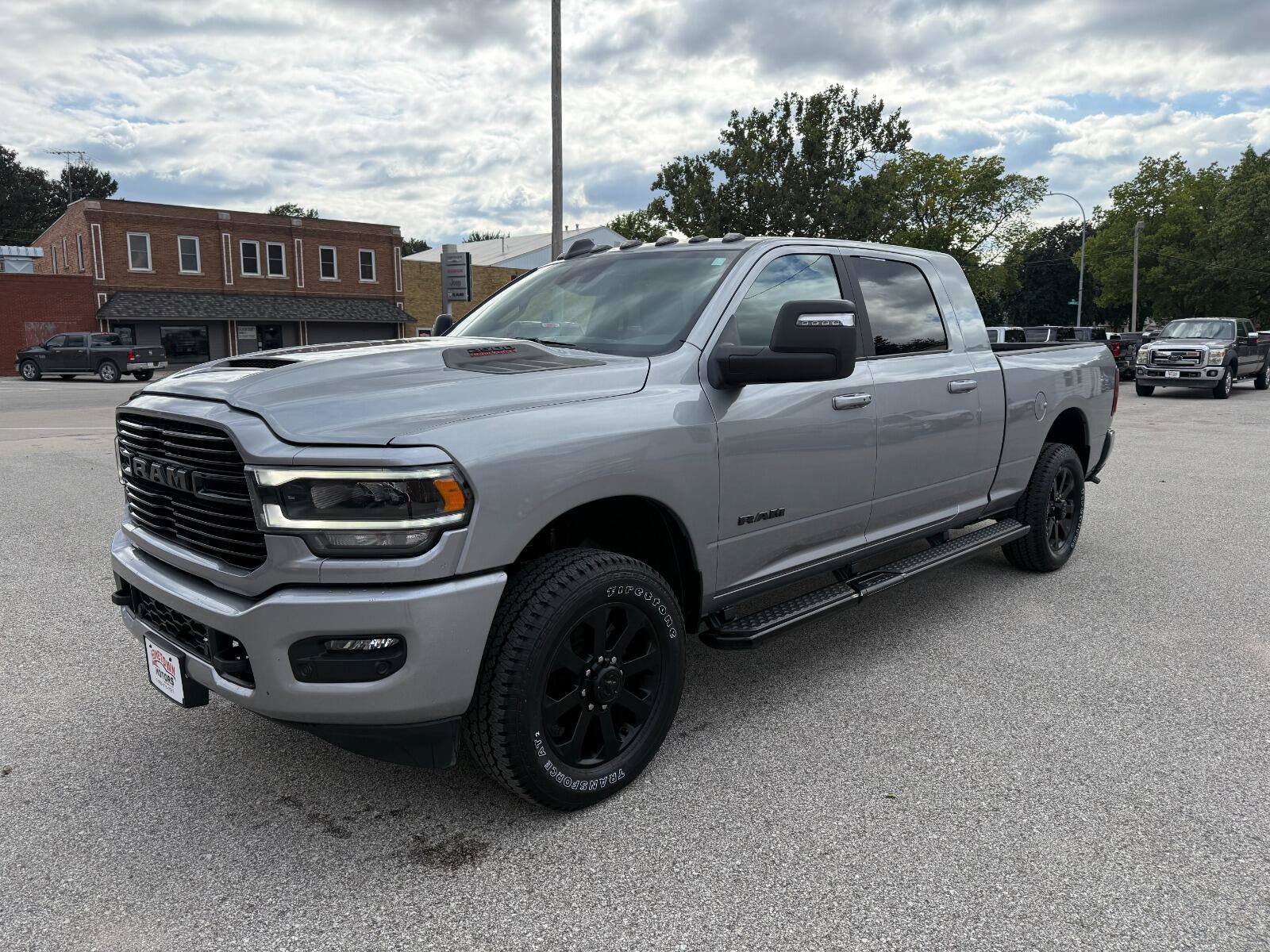 Used 2023 RAM 2500 Laramie AWD/4WD image 1
