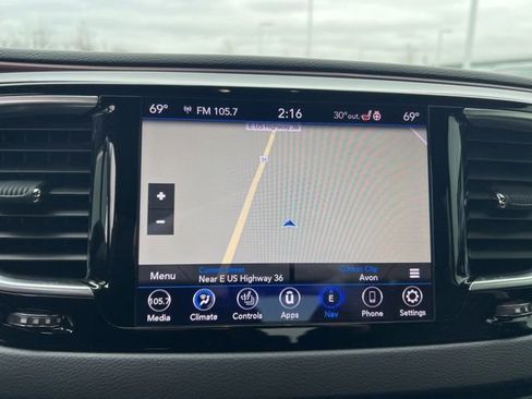 Used 2019 Chrysler Pacifica Touring-L image 19