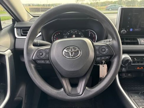 Used 2025 Toyota RAV4 LE image 20