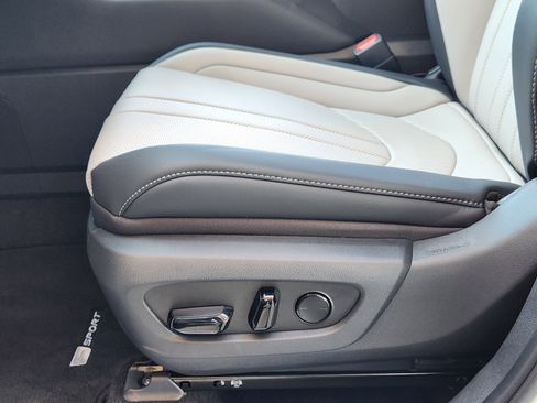 New 2026 Lexus TX 500h AWD image 19