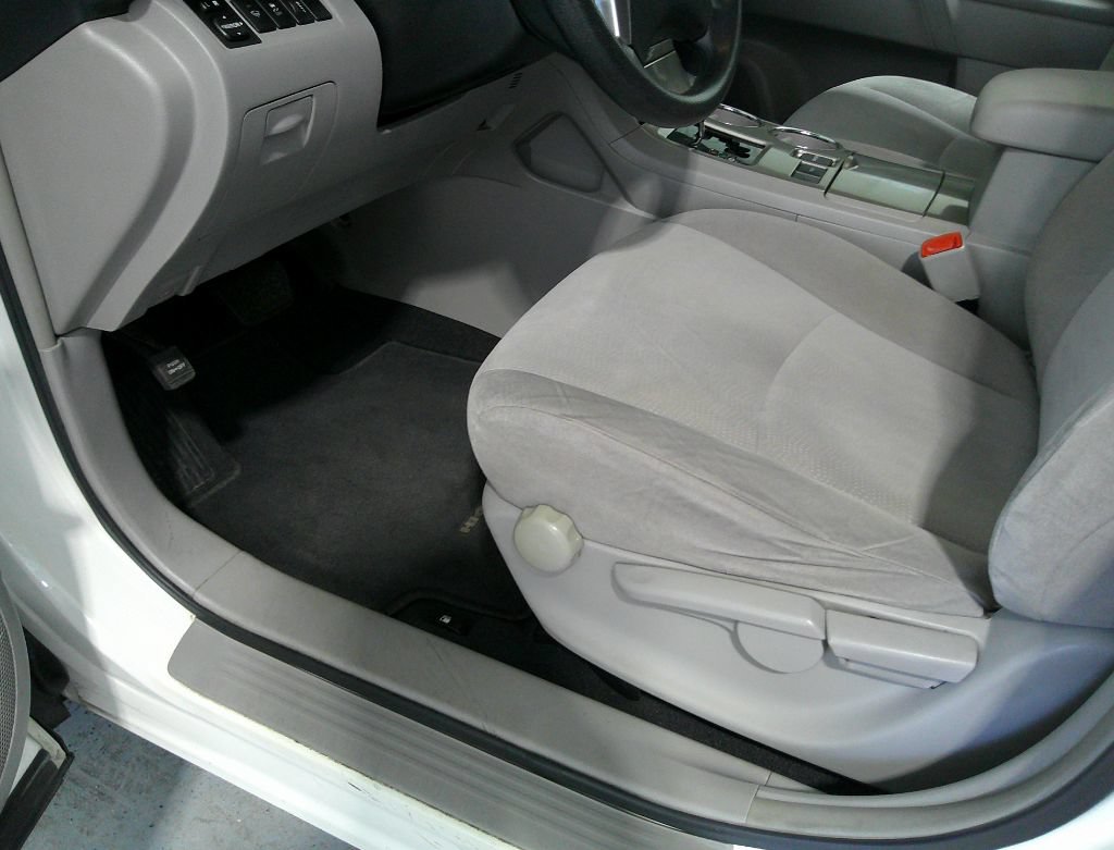 Used 2013 Toyota Highlander Plus FWD image 21
