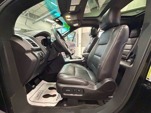 Used 2015 Ford Explorer XLT w/ Equipment Group 202A image 59
