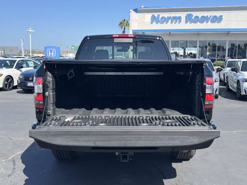 Used 2025 Nissan Frontier SV w/ SV Convenience Package RWD image 20