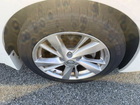 Used 2013 Nissan Altima 2.5 SL w/ Technology Pkg FWD image 7