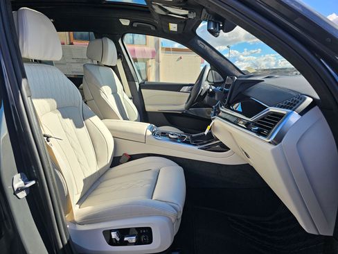 New 2026 BMW X7 M60i image 15