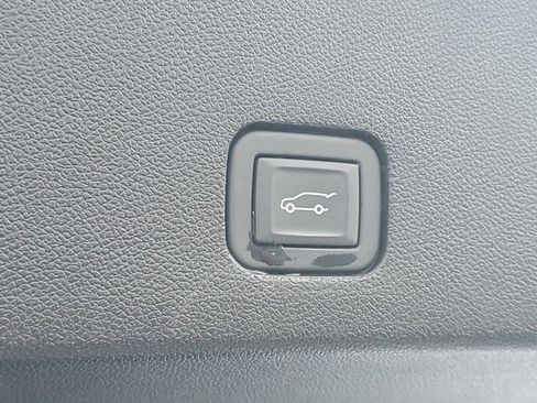 Certified 2024 Cadillac XT6 Luxury w/ LPO, Floor Liner Package image 10