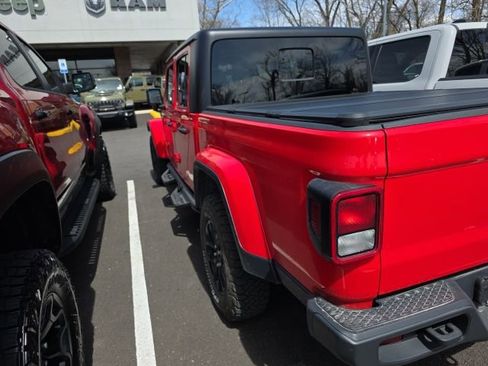Used 2023 Jeep Gladiator Sport image 14