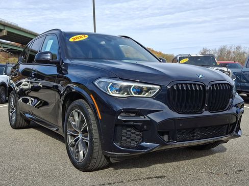 Used 2022 BMW X5 xDrive40i w/ M Sport Package image 2