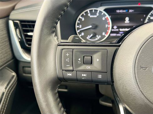 Used 2021 Nissan Rogue SV image 32