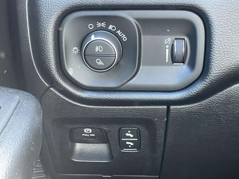 Used 2022 RAM 1500 Big Horn AWD/4WD image 18