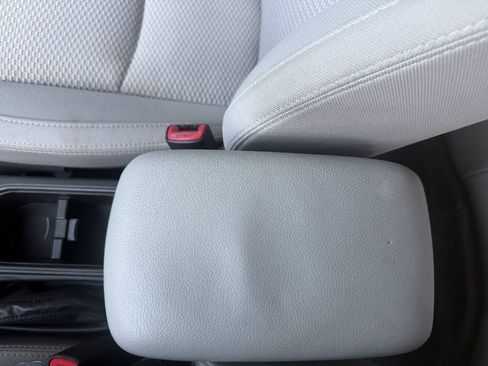 Used 2017 Subaru Forester 2.5i Premium AWD/4WD image 34