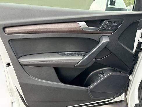 Used 2021 Audi Q5 Premium Plus w/ Premium Plus Package image 21