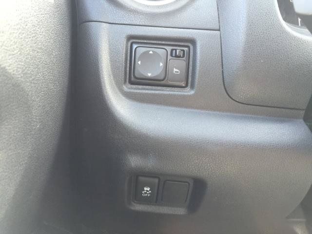 Used 2015 Nissan Versa Note SV FWD image 22