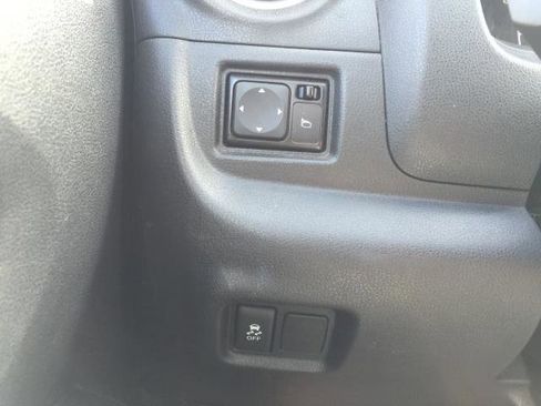 Used 2015 Nissan Versa Note SV image 22