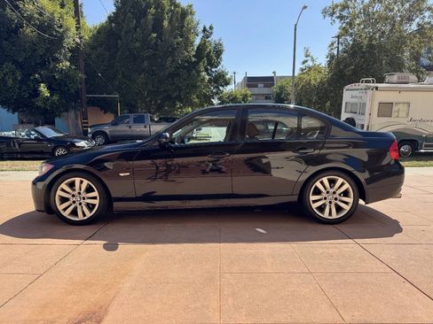 Used 2008 BMW 328i Sedan w/ Sport Pkg RWD image 4