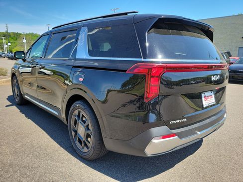New 2026 Kia Carnival SX FWD image 25
