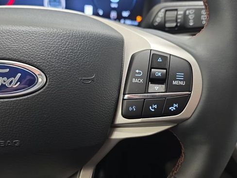 Used 2026 Ford Explorer Active w/ Active Comfort Package AWD/4WD image 17