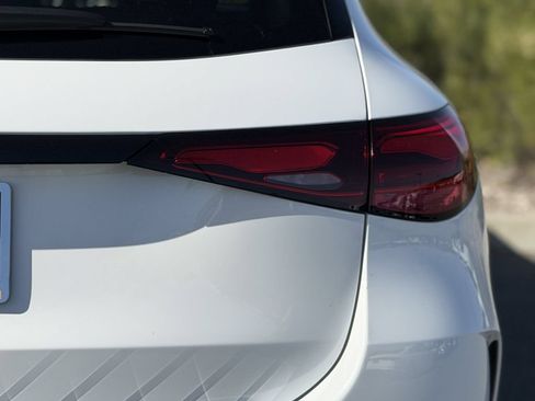 New 2026 Mercedes-Benz GLC 300 image 12