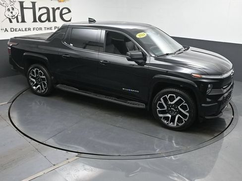 Used 2024 Chevrolet Silverado EV RST AWD/4WD image 47