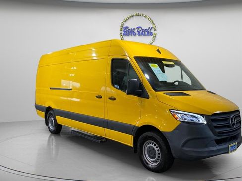Used 2021 Mercedes-Benz Sprinter 2500 image 6